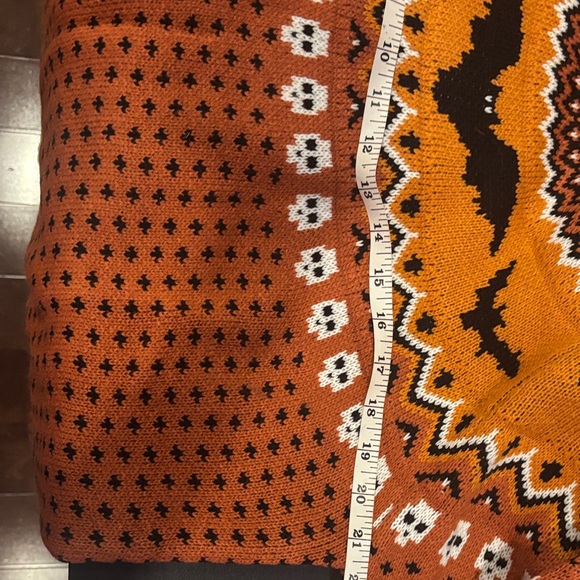 Women’s fair isle style Halloween Themed Orange Sweater. NWT large - Picture 4 of 4